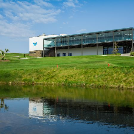 Royal Obidos Scenic Resort Praia del Rei Exterior photo The clubhouse at the Vale Golf Resort