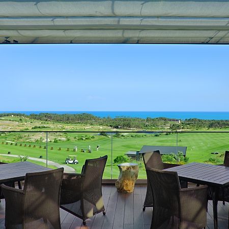 Royal Obidos Scenic Resort Praia del Rei Exterior photo View from the clubhouse