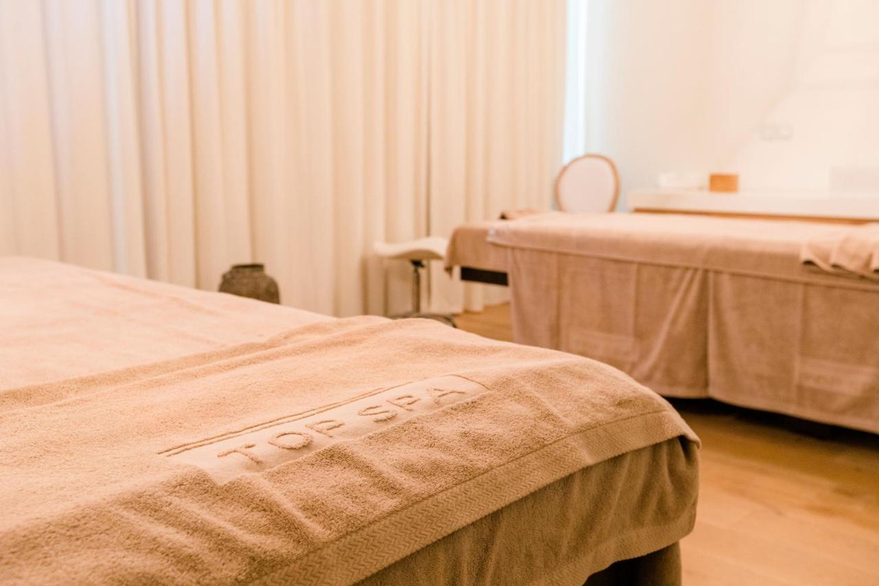Royal Obidos Scenic Resort Praia del Rei Exterior photo Massage beds