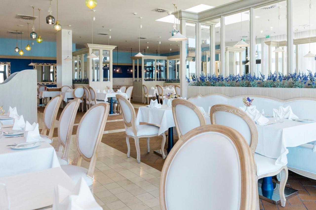 Royal Obidos Scenic Resort Praia del Rei Exterior photo Restaurant