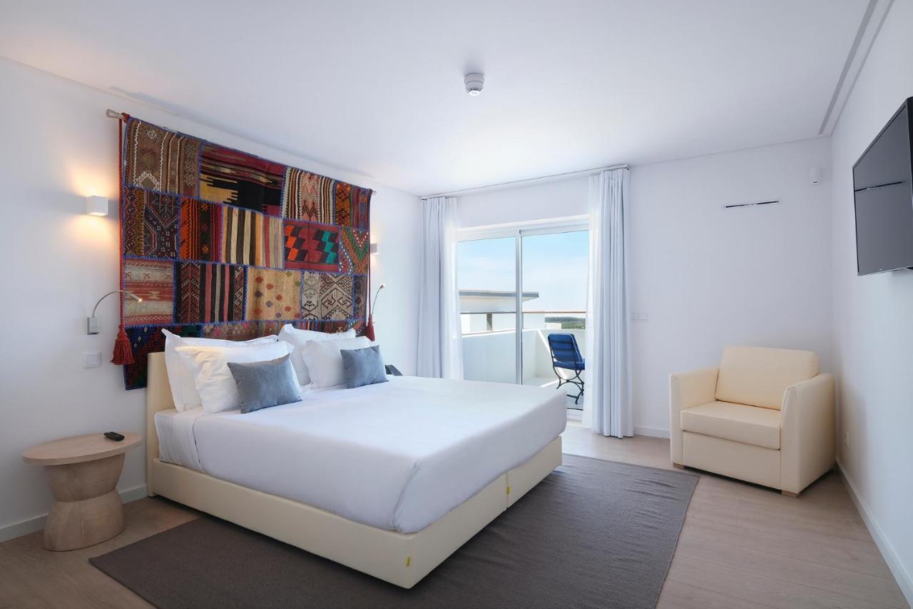 Royal Obidos Scenic Resort Praia del Rei Exterior photo A room at the hotel