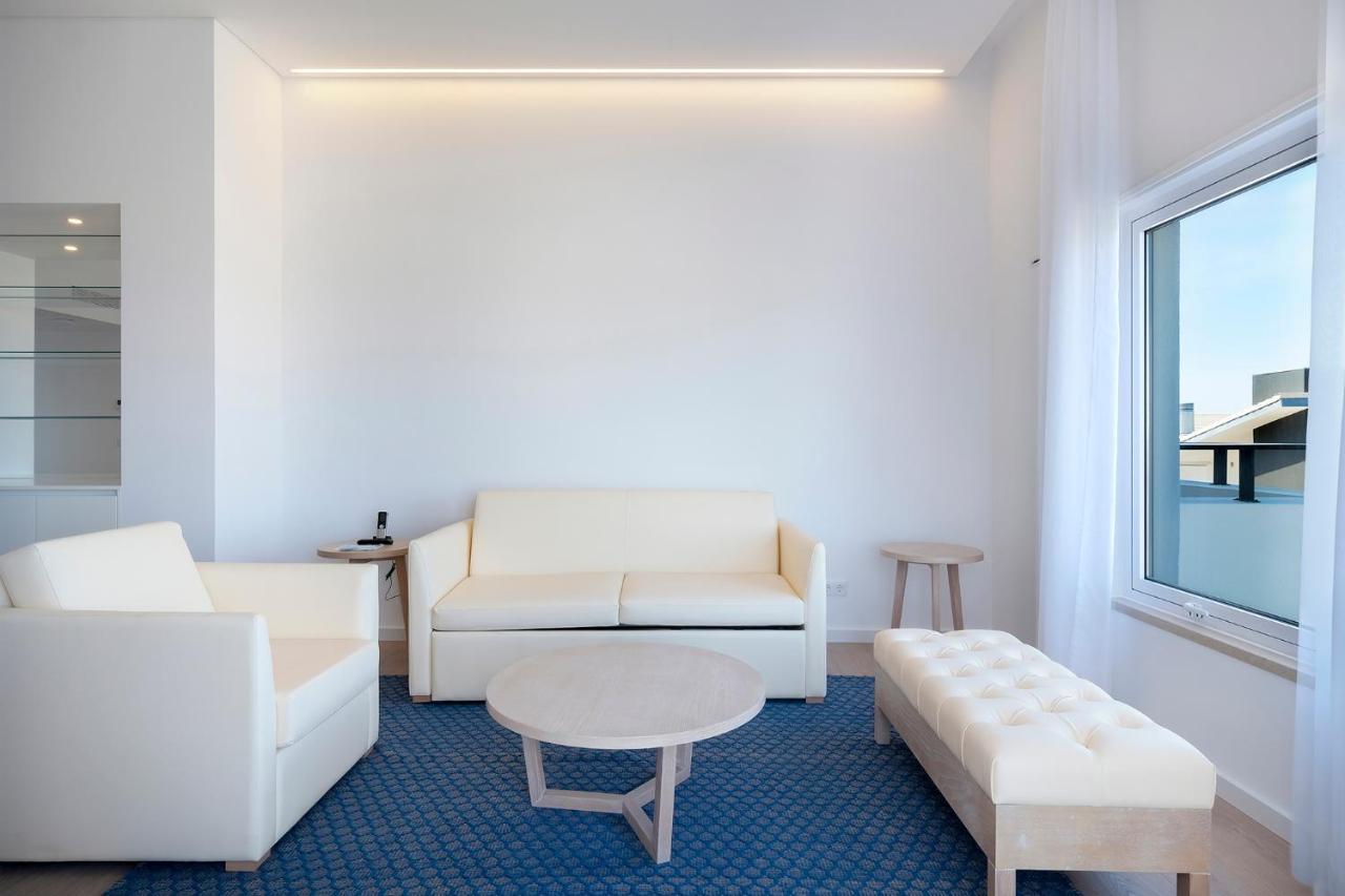 Royal Obidos Scenic Resort Praia del Rei Exterior photo A room at the hotel