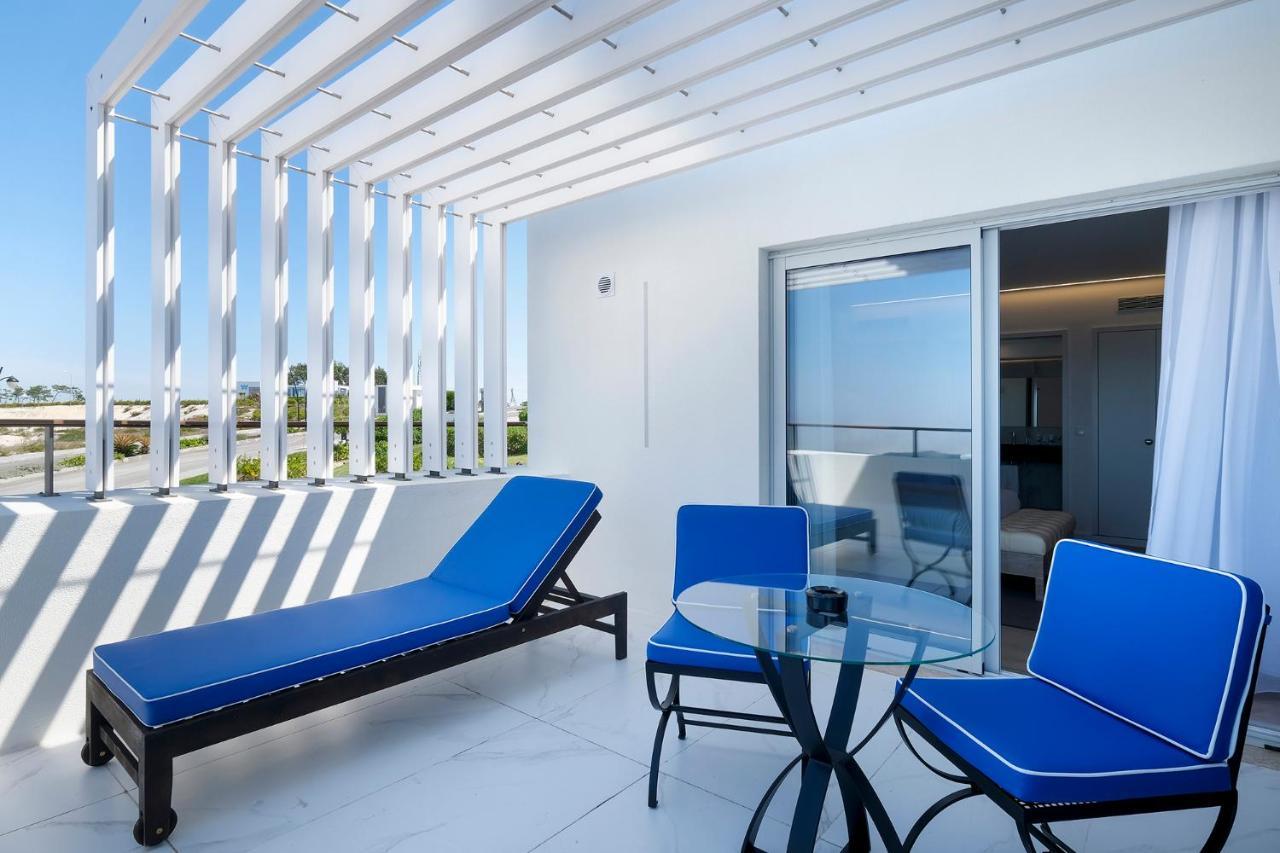 Royal Obidos Scenic Resort Praia del Rei Exterior photo A balcony at the hotel