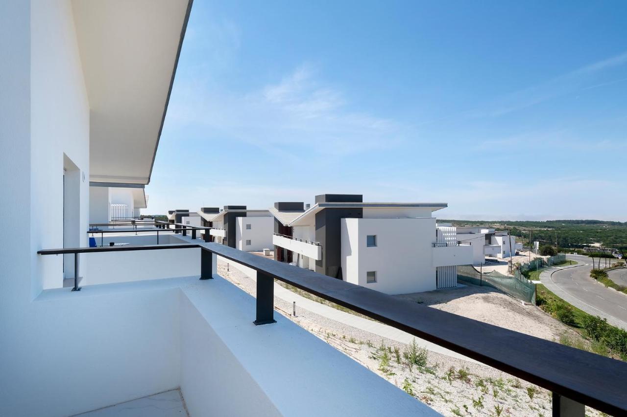 Royal Obidos Scenic Resort Praia del Rei Exterior photo View from the balcony of a house in the complex