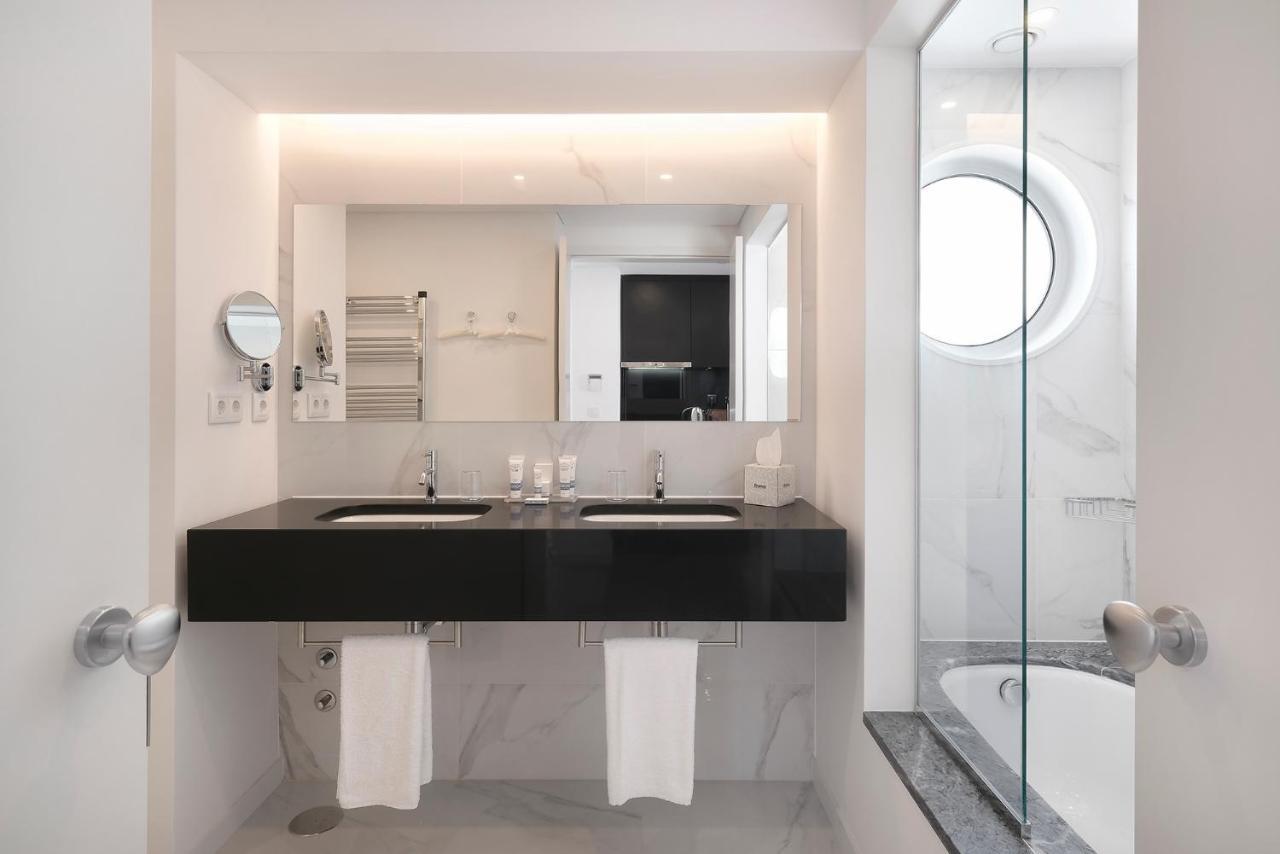 Royal Obidos Scenic Resort Praia del Rei Exterior photo Bathroom