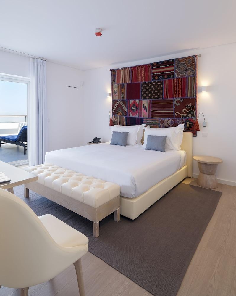 Royal Obidos Scenic Resort Praia del Rei Exterior photo A bedroom at the hotel