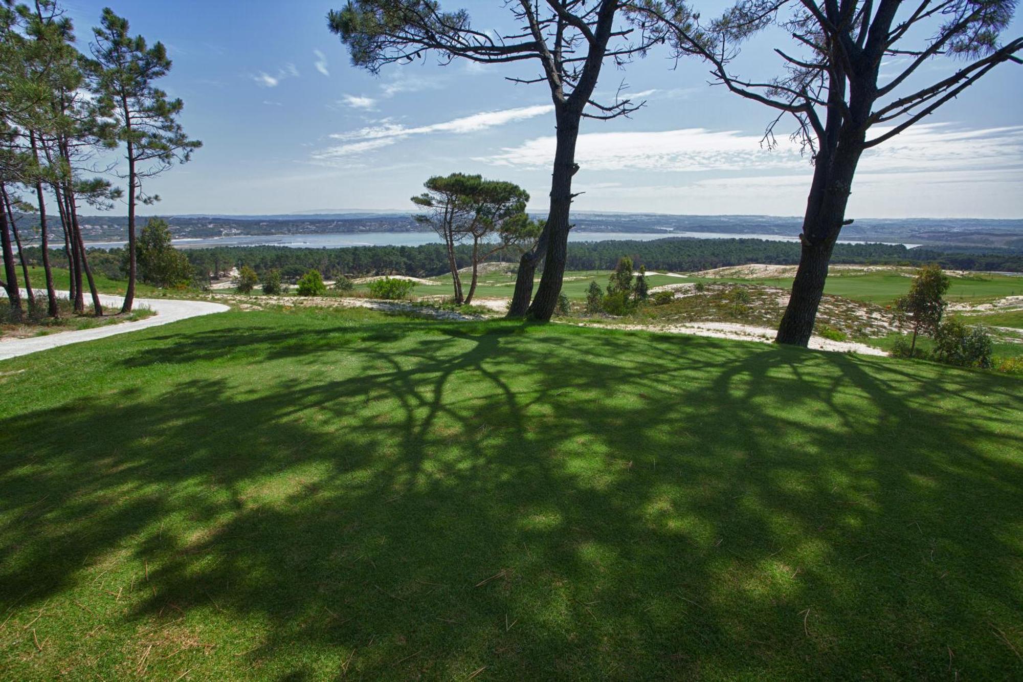 Royal Obidos Scenic Resort Praia del Rei Exterior photo View of the golf course