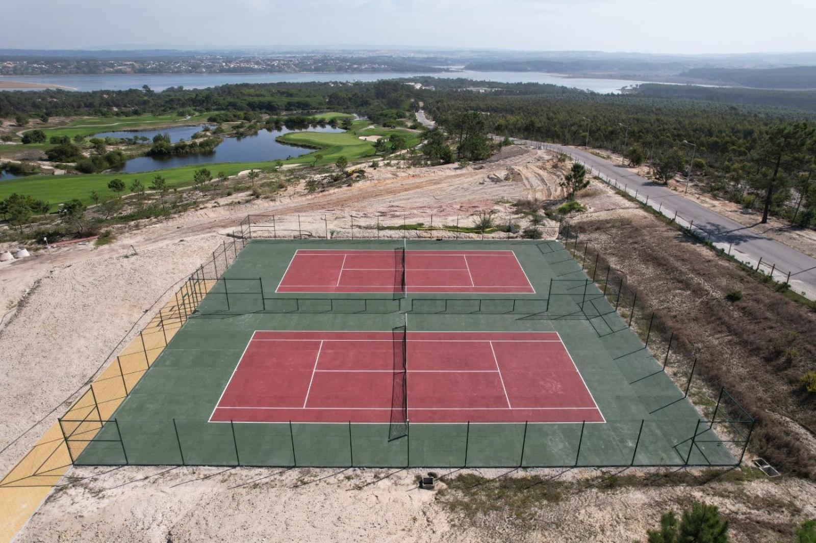 Royal Obidos Scenic Resort Praia del Rei Exterior photo Tennis courts at the resort