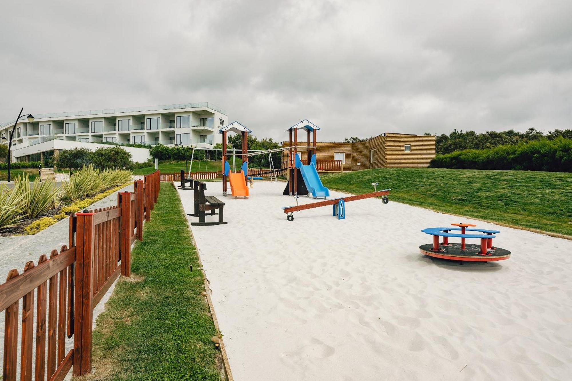 Royal Obidos Scenic Resort Praia del Rei Exterior photo Playground in the village