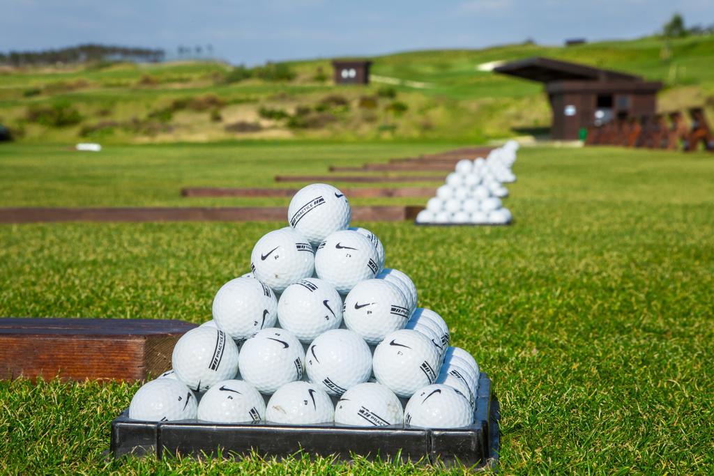 Royal Obidos Scenic Resort Praia del Rei Exterior photo Golf balls